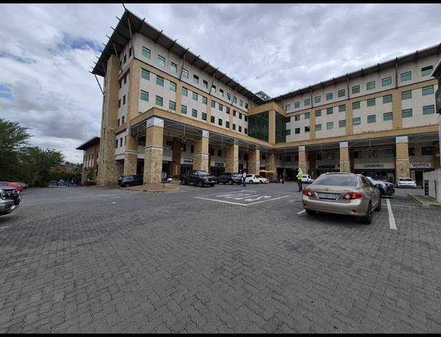 231M² RETAIL TO LET IN SUNNINGHILL